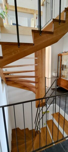 Antonietti Bauplanung, 2025 03 24 Treppe fertig v Heidi